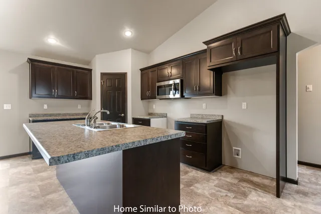 $414,900 | 1696 Betty Jean Ln Green, Green Bay, WI 54313