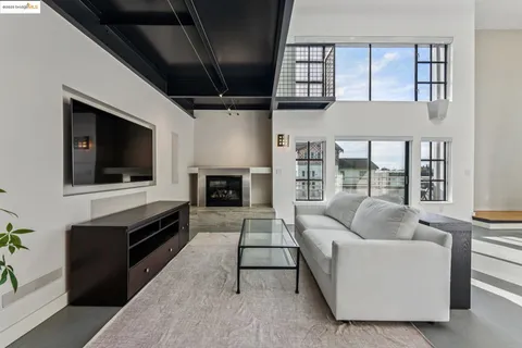 $675,000 | 850 West Grand Avenue, Unit 17, Oakland, CA 94607