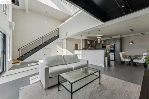 $675,000 | 850 West Grand Avenue, Unit 17, Oakland, CA 94607