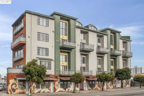 $675,000 | 850 West Grand Avenue, Unit 17, Oakland, CA 94607