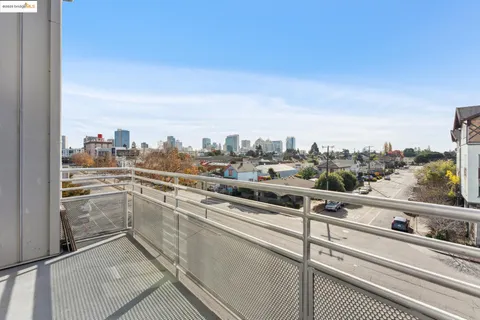 $675,000 | 850 West Grand Avenue, Unit 17, Oakland, CA 94607