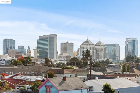 $675,000 | 850 West Grand Avenue, Unit 17, Oakland, CA 94607