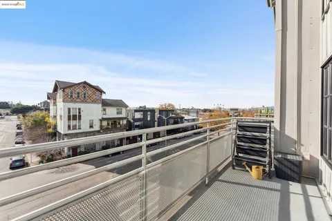 $675,000 | 850 West Grand Avenue, Unit 17, Oakland, CA 94607