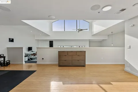 $675,000 | 850 West Grand Avenue, Unit 17, Oakland, CA 94607