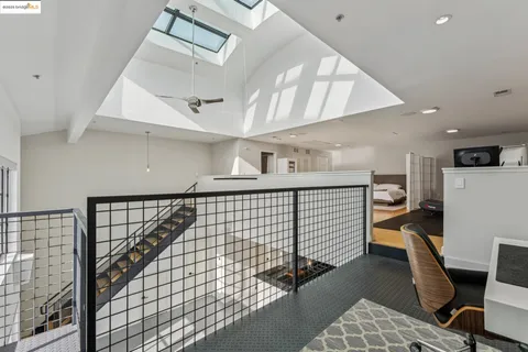 $675,000 | 850 West Grand Avenue, Unit 17, Oakland, CA 94607