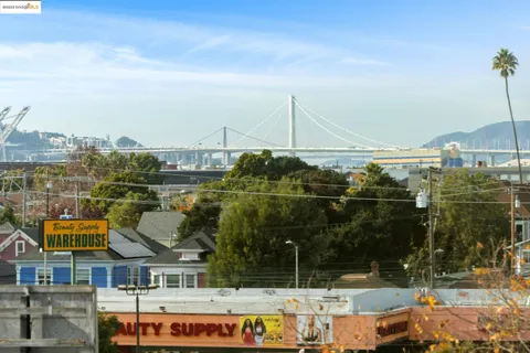 $675,000 | 850 West Grand Avenue, Unit 17, Oakland, CA 94607