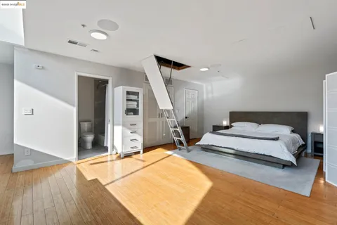 $675,000 | 850 West Grand Avenue, Unit 17, Oakland, CA 94607