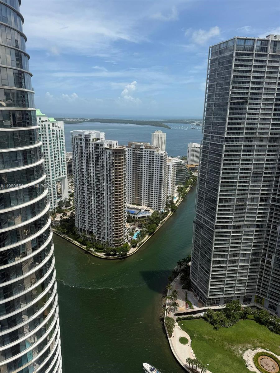 200 Biscayne Blvd Way, Unit 4801 Miami, FL 33131 - Photo 17 of 34