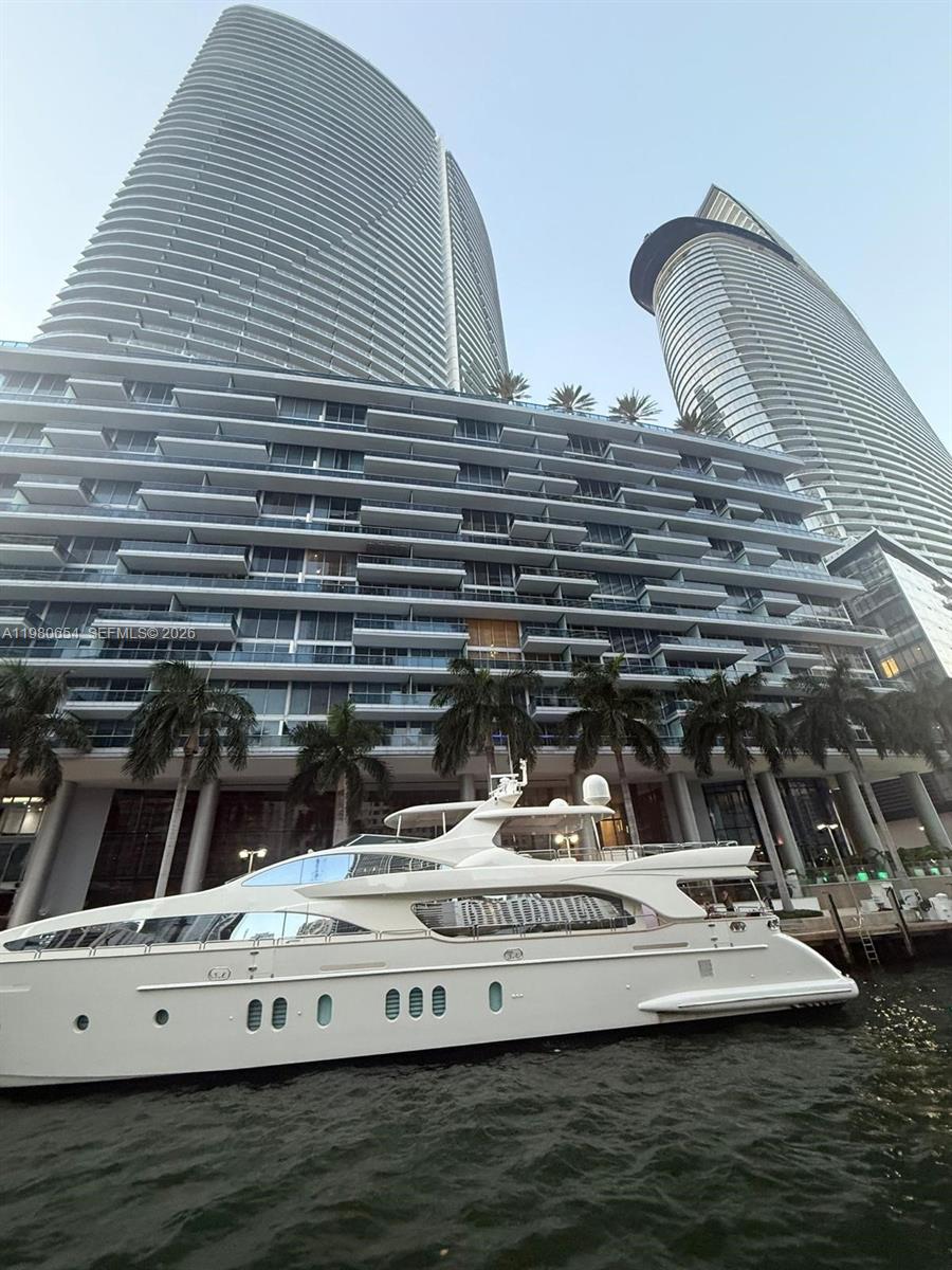 200 Biscayne Blvd Way, Unit 4801 Miami, FL 33131 - Photo 20 of 34