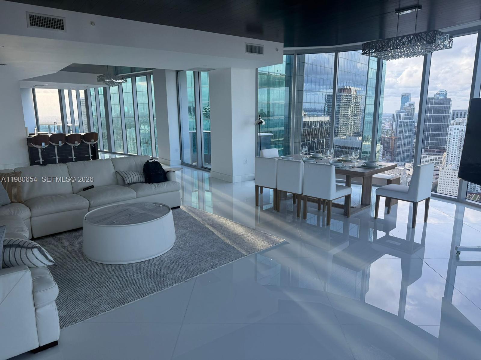 200 Biscayne Blvd Way, Unit 4801 Miami, FL 33131 - Photo 2 of 34