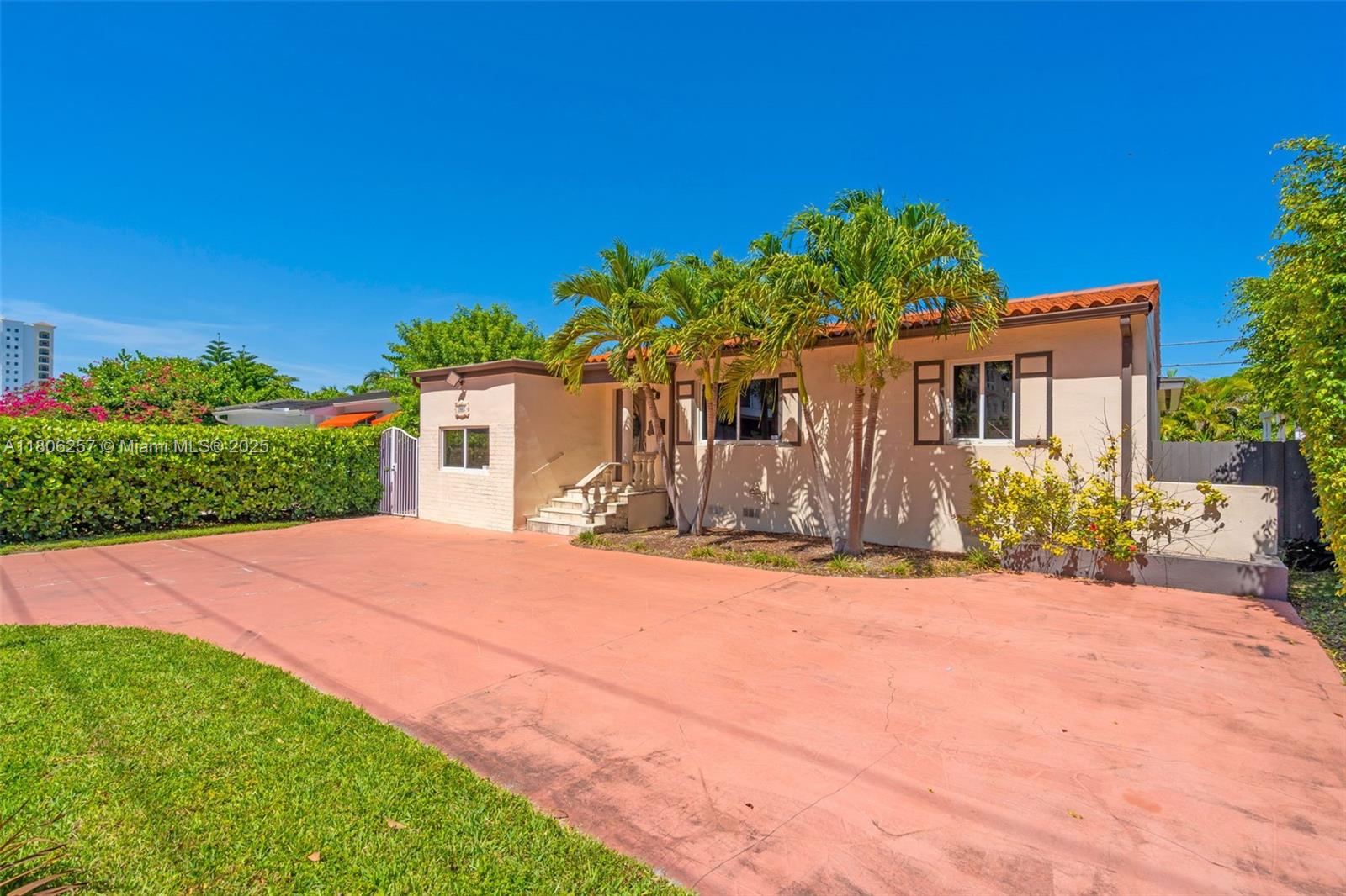 1901 Southwest 37th Avenue Miami, FL 33145 - Photo 5 of 35