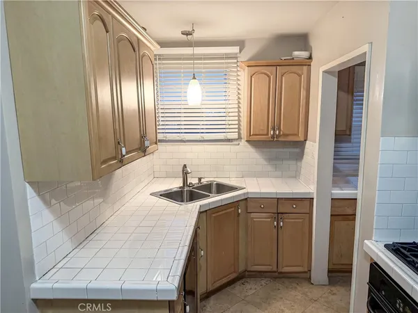 $3,300 | 850 Oakdale Avenue, Monrovia, CA 91016