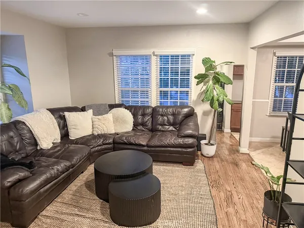 $3,300 | 850 Oakdale Avenue, Monrovia, CA 91016