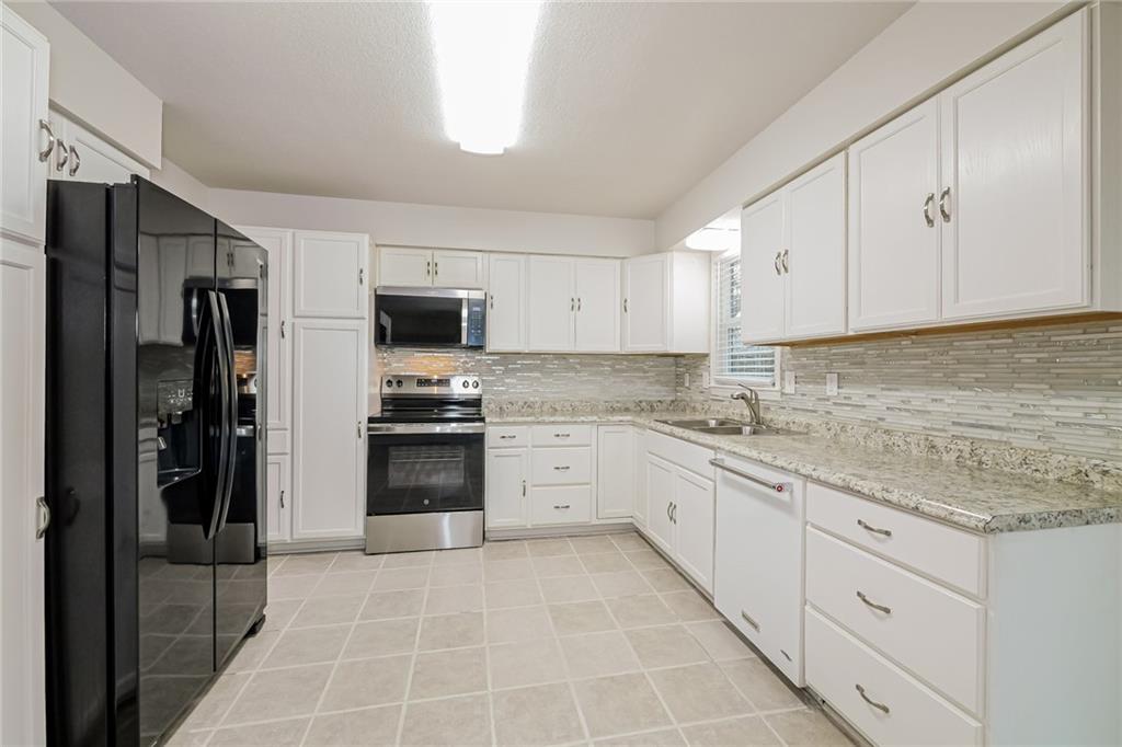 838 East 125th Terrace Olathe, KS 66061 - Photo 5 of 17