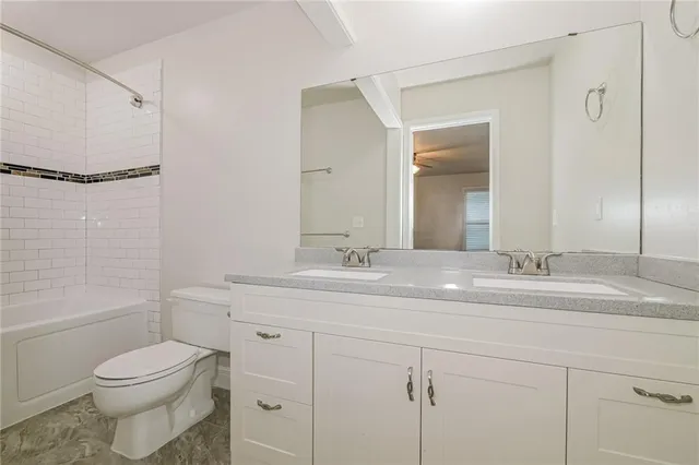 $2,475 | 838 East 125th Terrace, Olathe, KS 66061