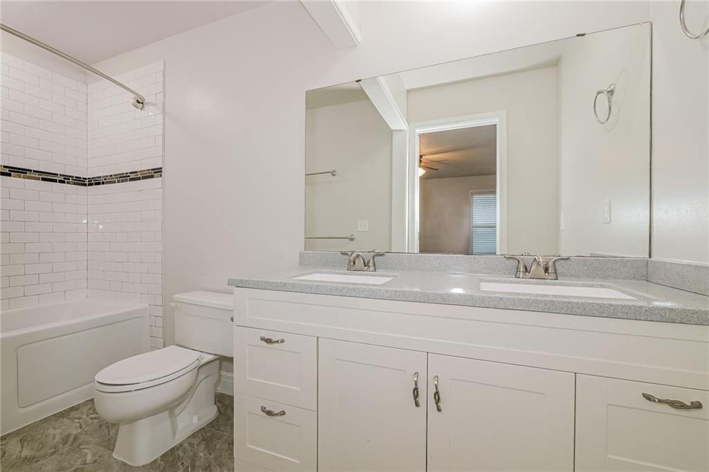 838 East 125th Terrace Olathe, KS 66061 - Photo 10 of 17