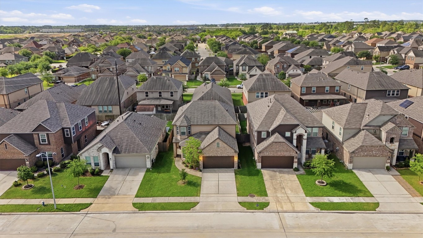 14706 Ruddy Duck Lane Houston, TX 77049 - Photo 28 of 32 an aerial view of multiple house