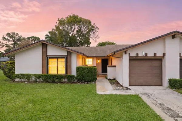 $200,000 | 3804 Devenport Court, Greenacres, FL 33463
