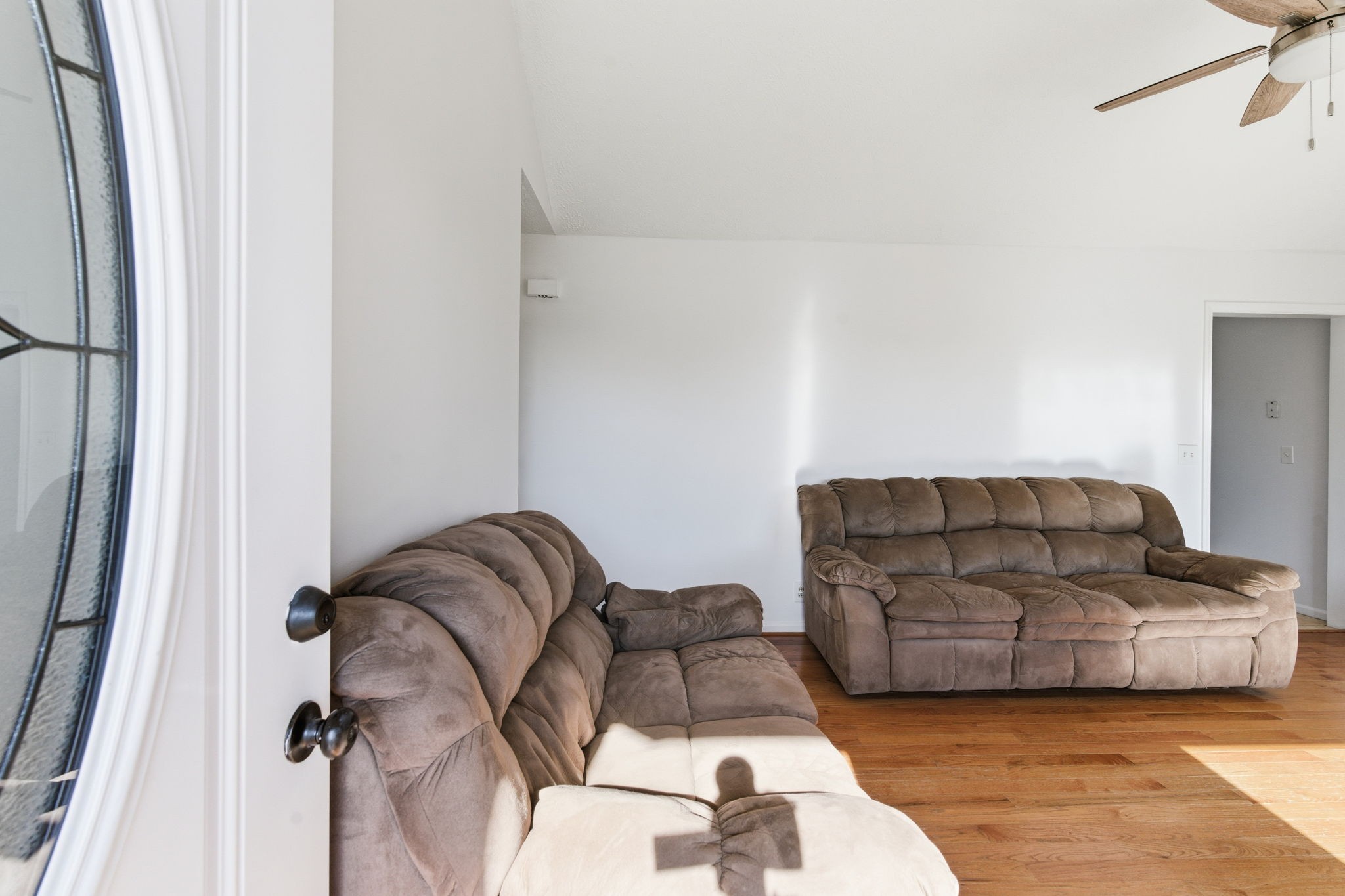 2103 Halligen Court Murfreesboro, TN 37127 - Photo 4 of 16 a living room with furniture