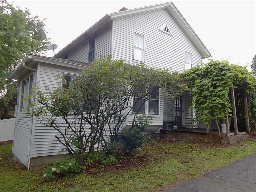 243 High Street Athol, MA 01331 - Photo 3 of 15