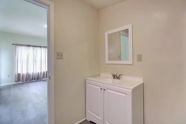 $750 | 907 Laredo Street, Corpus Christi, TX 78401