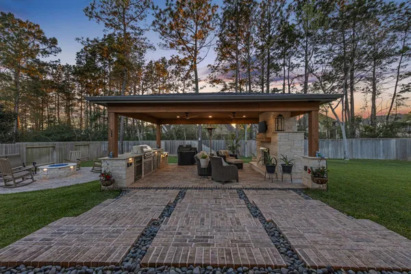 $898,000 | 137 Sweeping Valley Drive, Montgomery, TX 77316