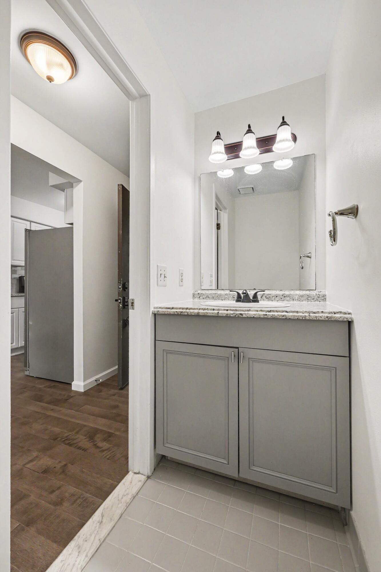 23227 Middlebelt Road Farmington, MI 48336 - Photo 21 of 32 022_file_3872