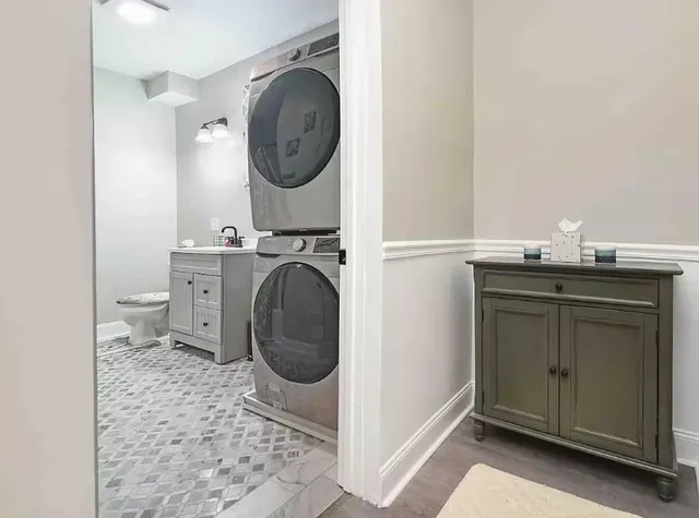 $2,100 | 155 Labelle Street, Unit 2, Pittsburgh, PA 15211