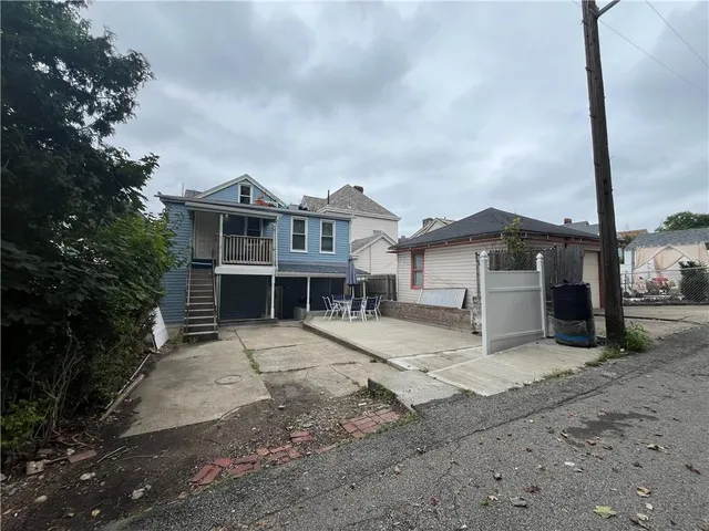 $2,100 | 155 Labelle Street, Unit 2, Pittsburgh, PA 15211