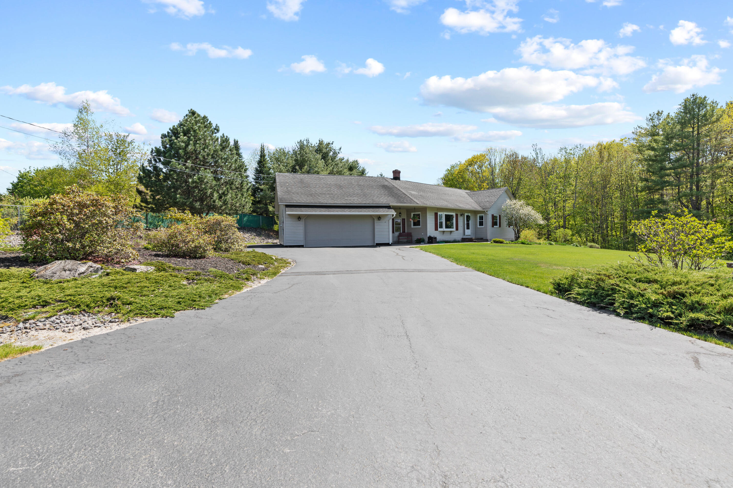 39 Oak Ridge Drive Standish, ME 04084 - Photo 39 of 62 39 Oakridge Drive Standish_036