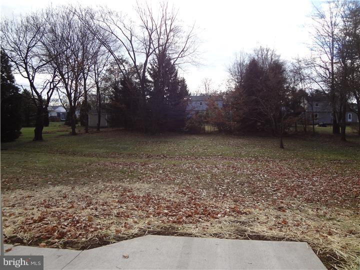 6 Lawrence Road Audubon, PA 19403 - Photo 21 of 24 Back Yard