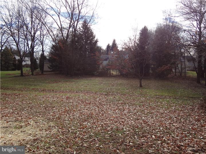 6 Lawrence Road Audubon, PA 19403 - Photo 22 of 24 Back Yard