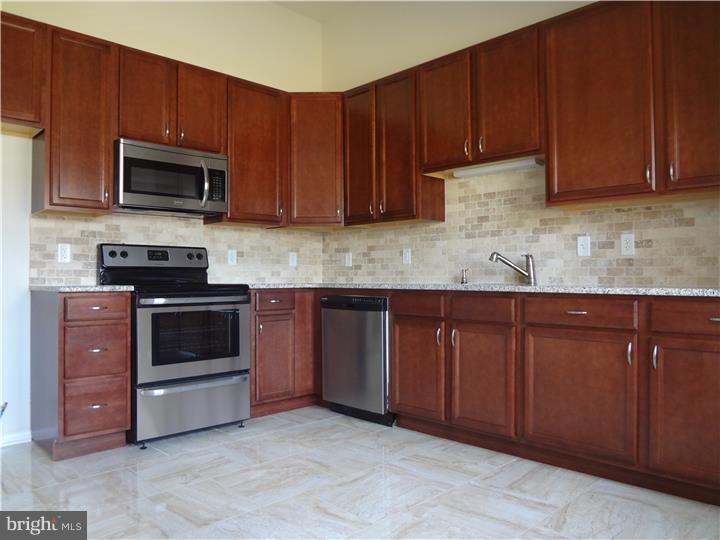 6 Lawrence Road Audubon, PA 19403 - Photo 6 of 24 Kitchen