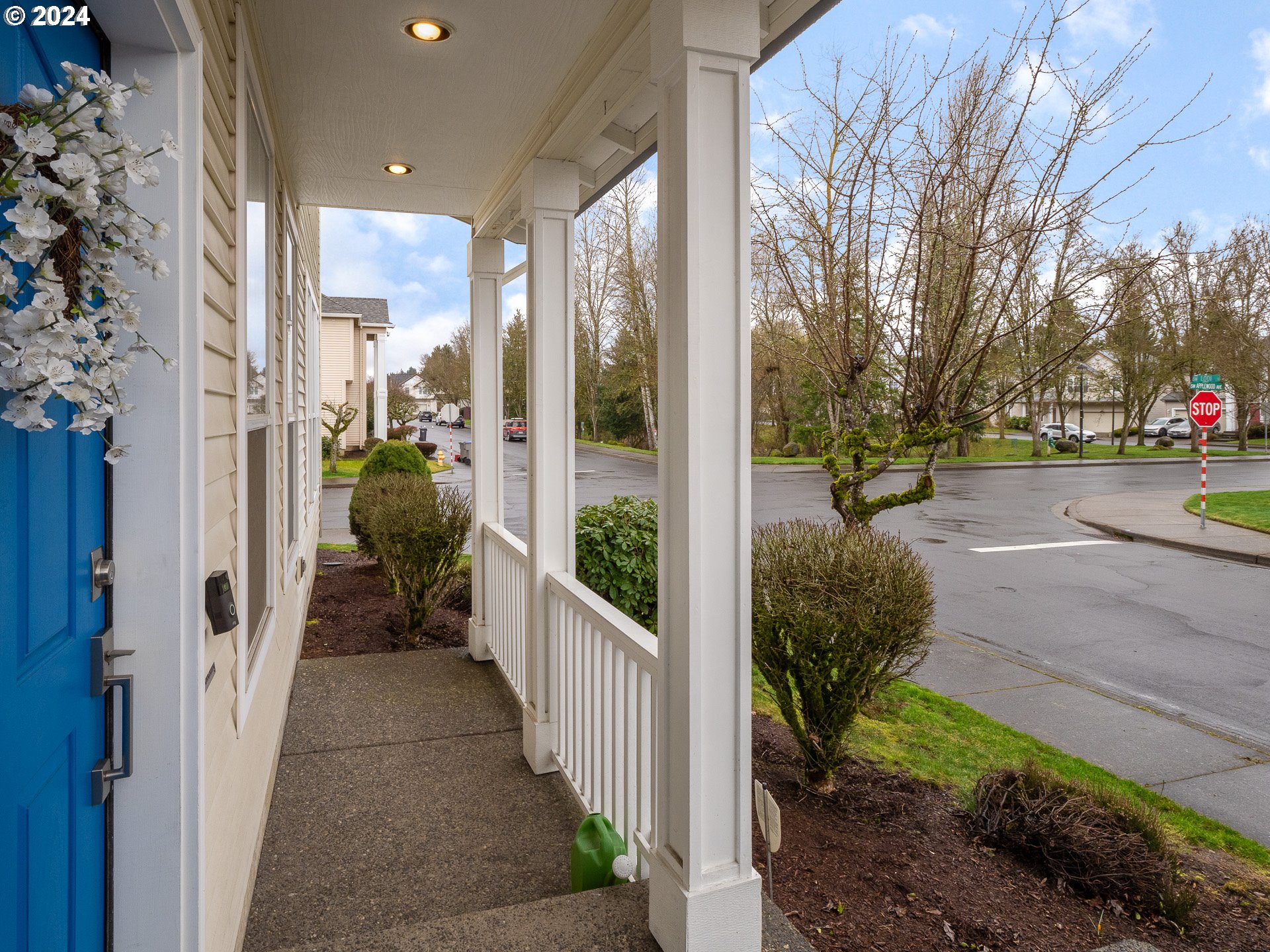 8624 Southwest Lodi Lane Portland, OR 97224 - Photo 3 of 47 Gallery Image 3