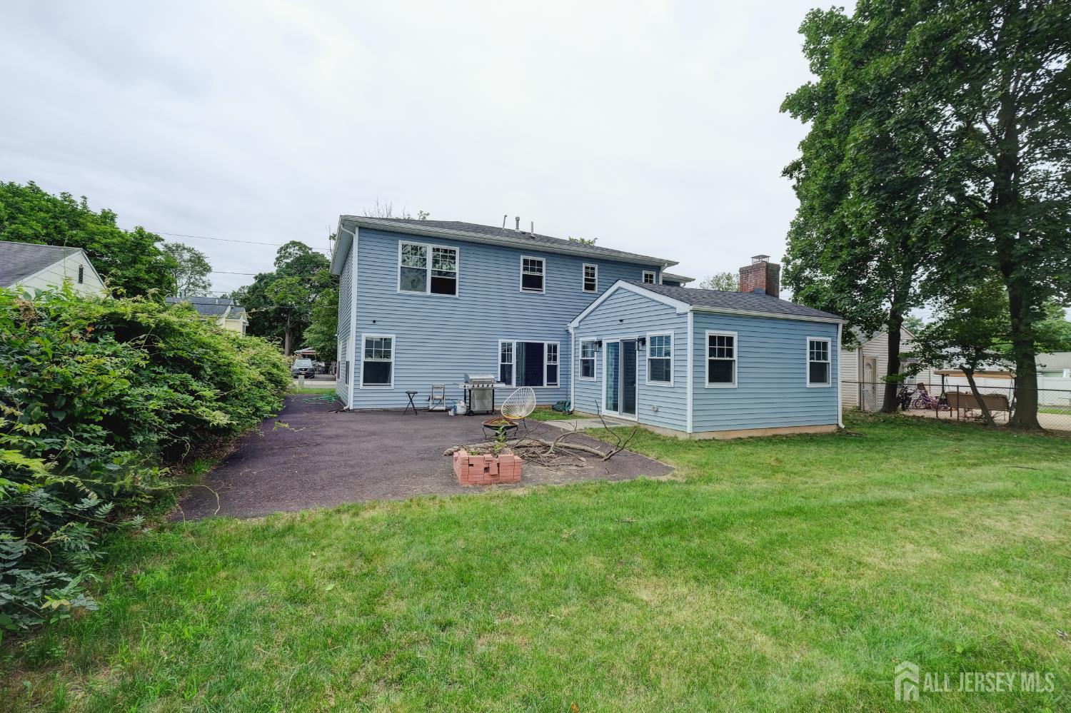7 Windsor Road Edison, NJ 08817 - Photo 3 of 34