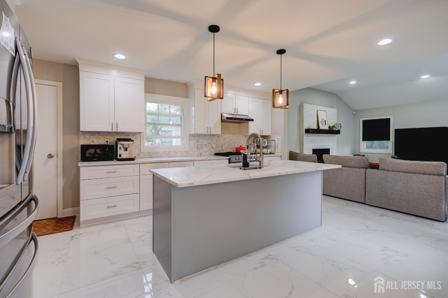 7 Windsor Road Edison, NJ 08817 - Photo 4 of 34