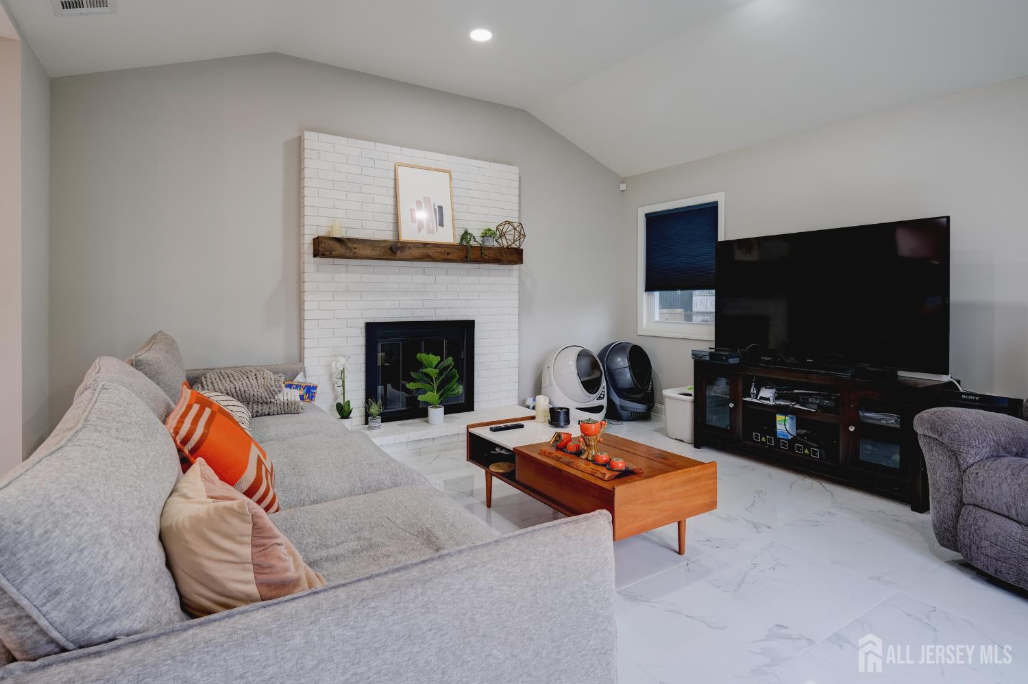7 Windsor Road Edison, NJ 08817 - Photo 10 of 34