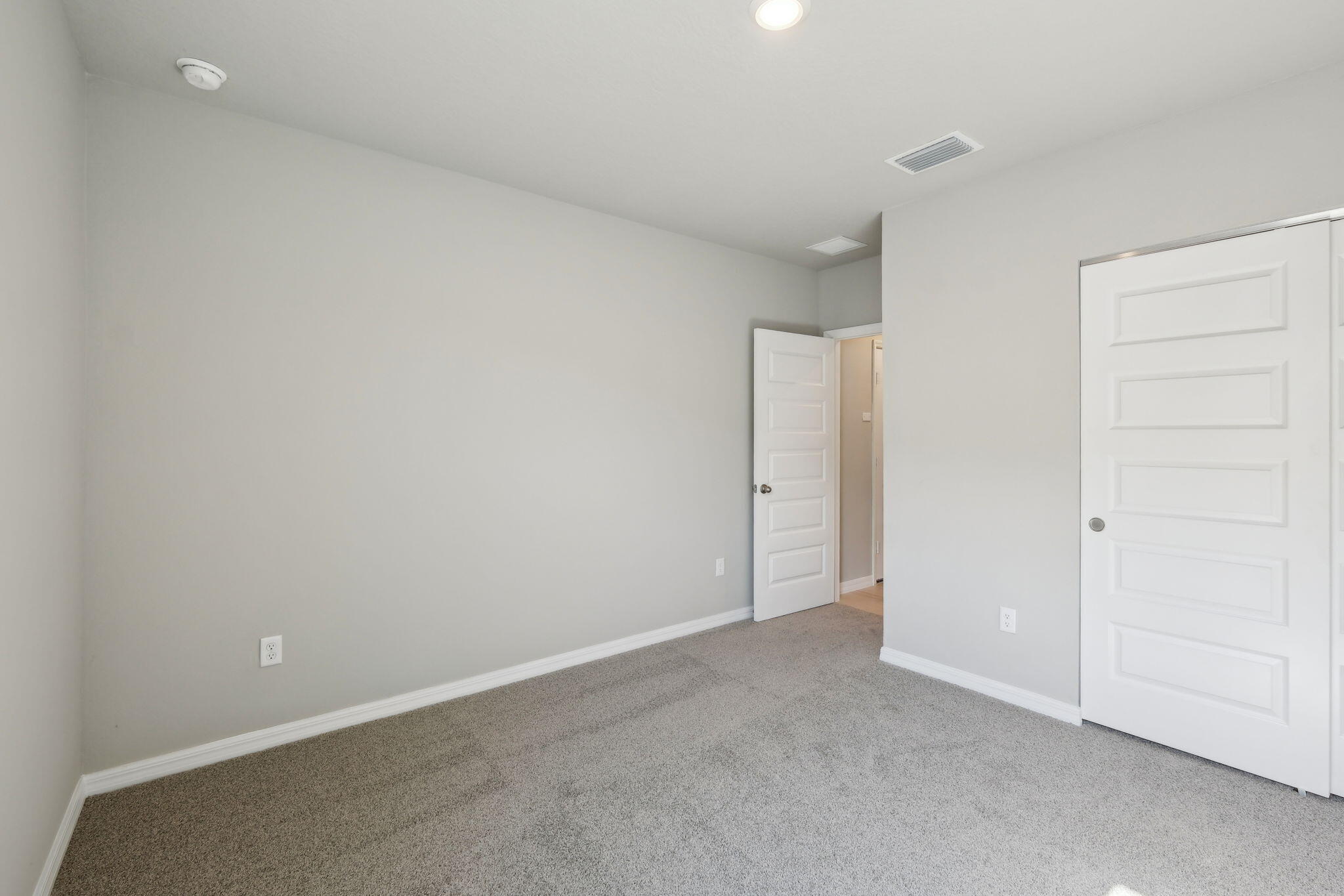 5413 Hampton Park Circle Vero Beach, FL 32966 - Photo 22 of 39 a view of an empty room