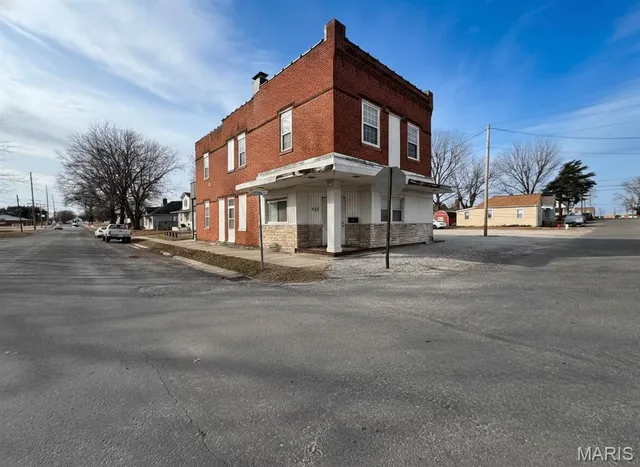 $395,000 | 105 South 5th Street, Dupo, IL 62239