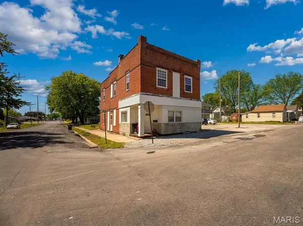 $395,000 | 105 South 5th Street, Dupo, IL 62239