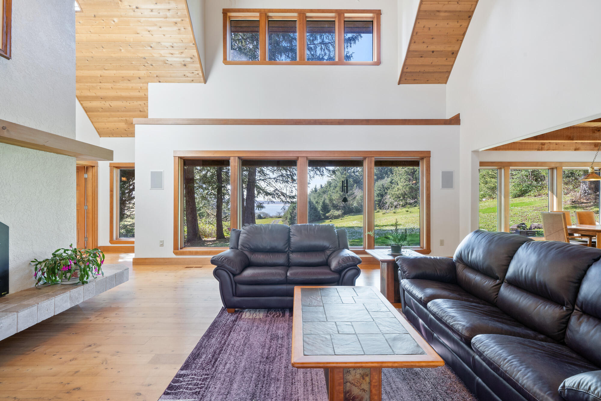 2705 Netarts Bay Road Tillamook, OR 97141 - Photo 10 of 61 Living Room