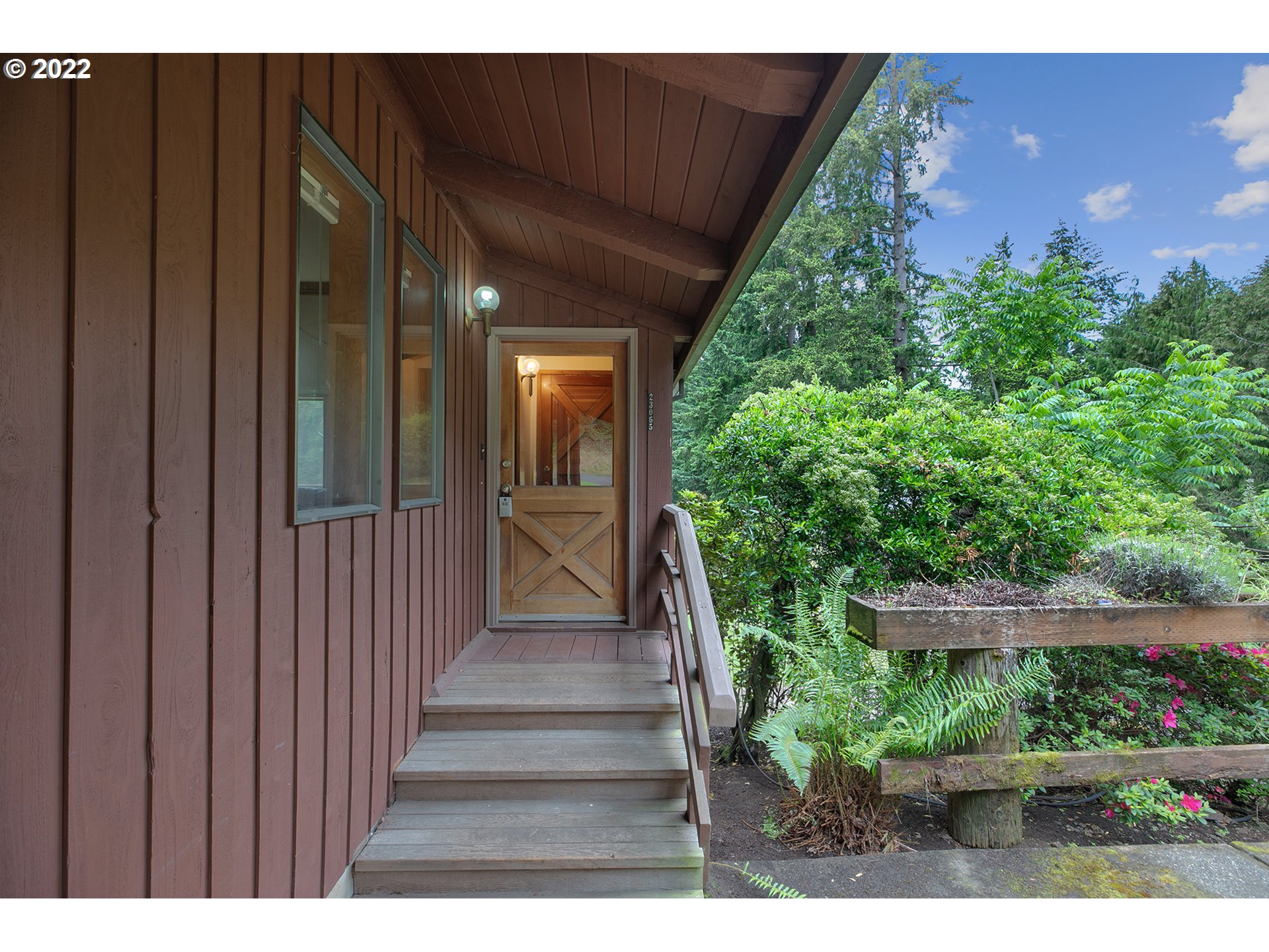 23065 Southwest Boones Ferry Road Tualatin, OR 97062 - Photo 2 of 32 Covered Porch