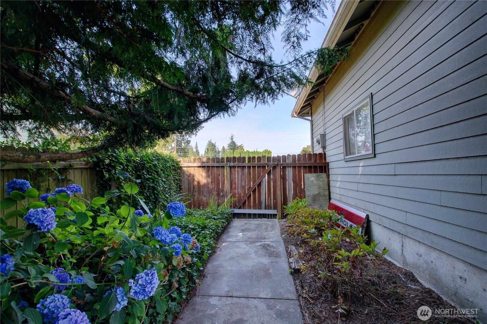 208 Gardner Road Burlington, WA 98233 - Photo 5 of 39 Gallery Image 5