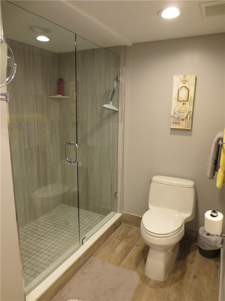 77 South Birch Road, Unit 5A Fort Lauderdale, FL 33316 - Photo 18 of 54 Master Bath