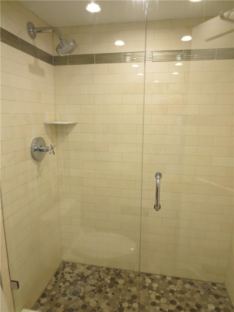 77 South Birch Road, Unit 5A Fort Lauderdale, FL 33316 - Photo 24 of 54 2nd Bedroom Bath