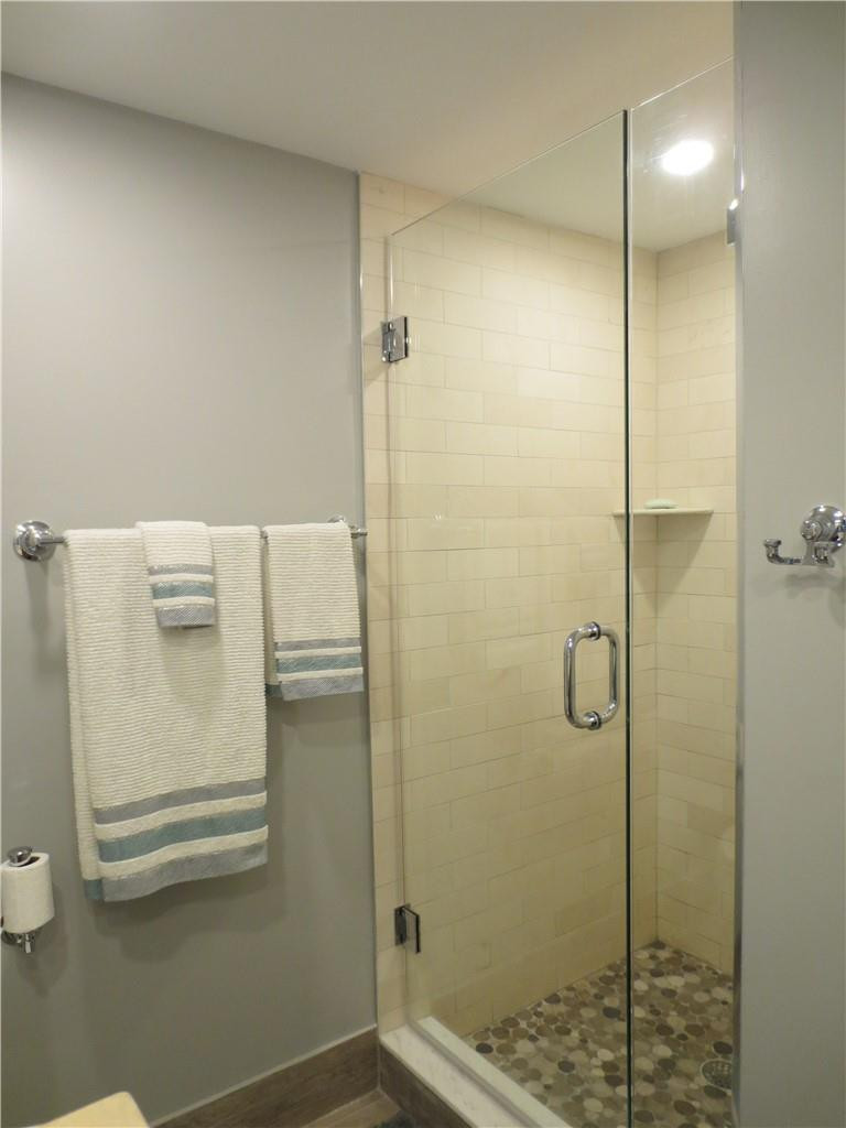 77 South Birch Road, Unit 5A Fort Lauderdale, FL 33316 - Photo 30 of 54 Hall Full Bath
