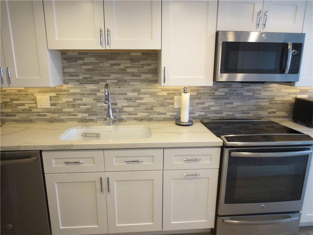 77 South Birch Road, Unit 5A Fort Lauderdale, FL 33316 - Photo 9 of 54 Kitchen