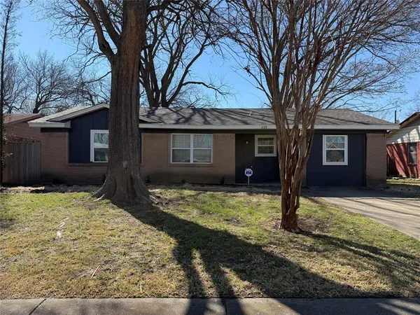 $2,095 | 618 Pleasant Valley Road, Garland, TX 75040