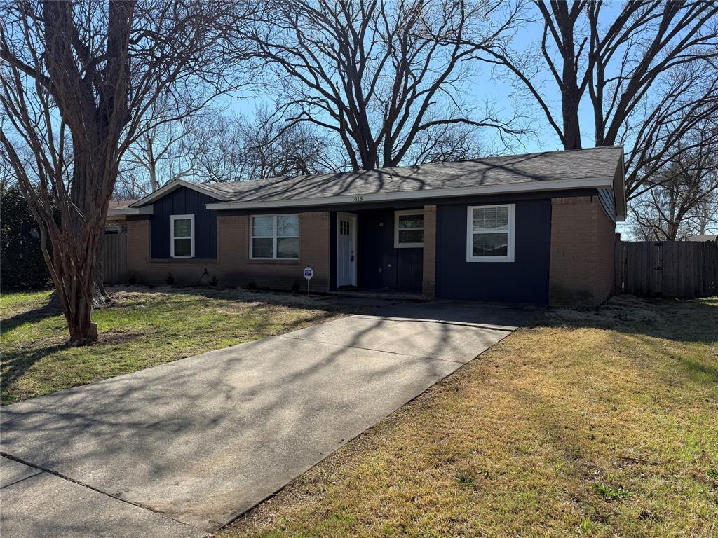 618 Pleasant Valley Road Garland, TX 75040 - Photo 2 of 22