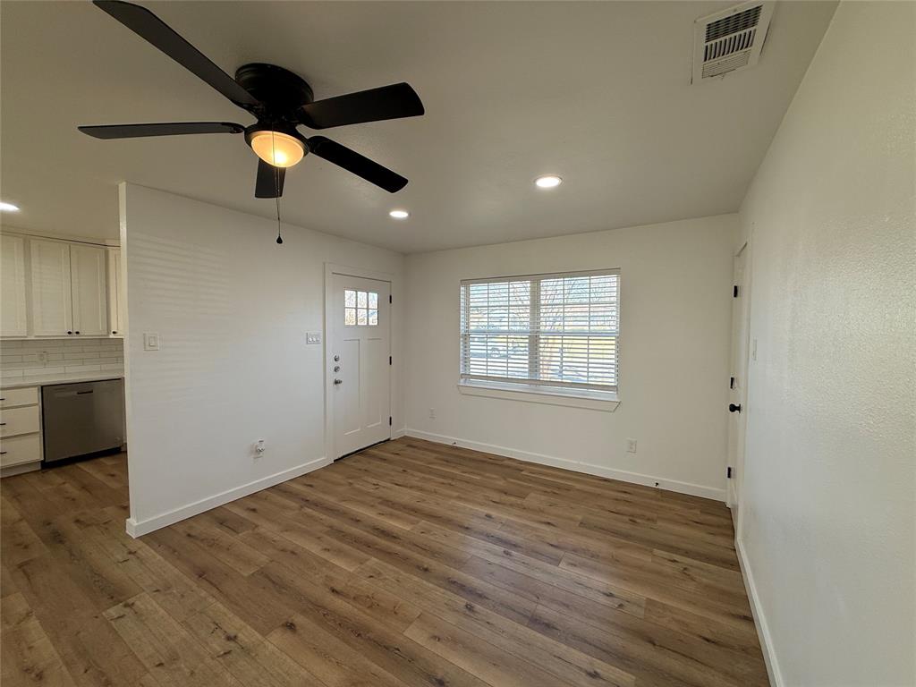 618 Pleasant Valley Road Garland, TX 75040 - Photo 5 of 22